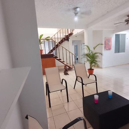 Hostal Los Heroes Antiguo Cuscatlán Екстериор снимка