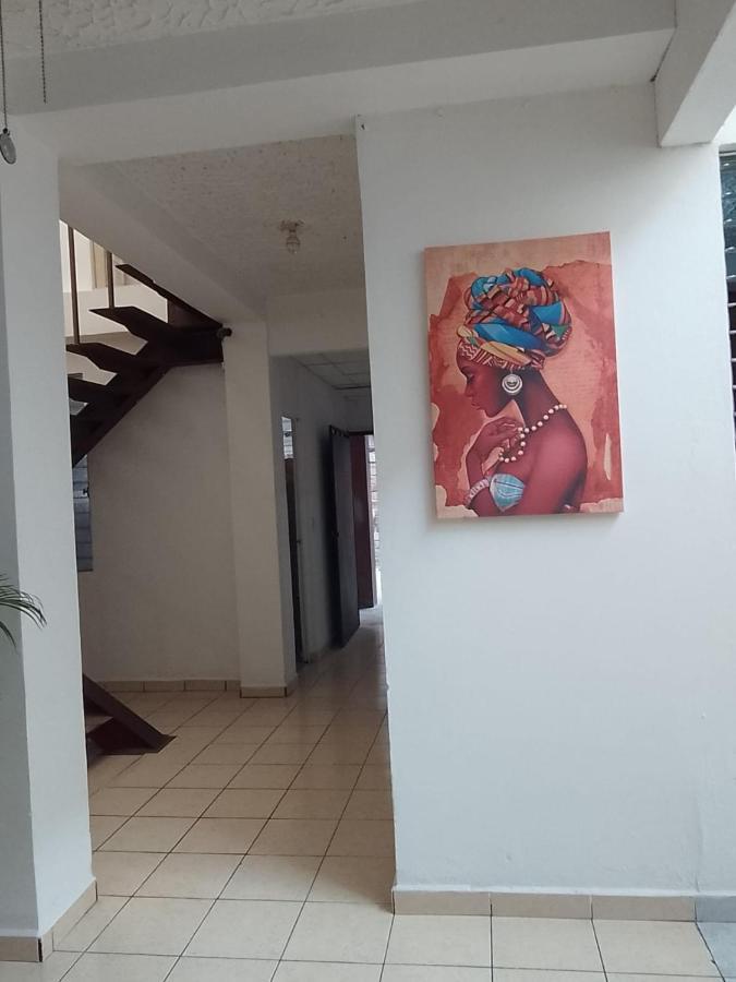 Hostal Los Heroes Antiguo Cuscatlán Екстериор снимка