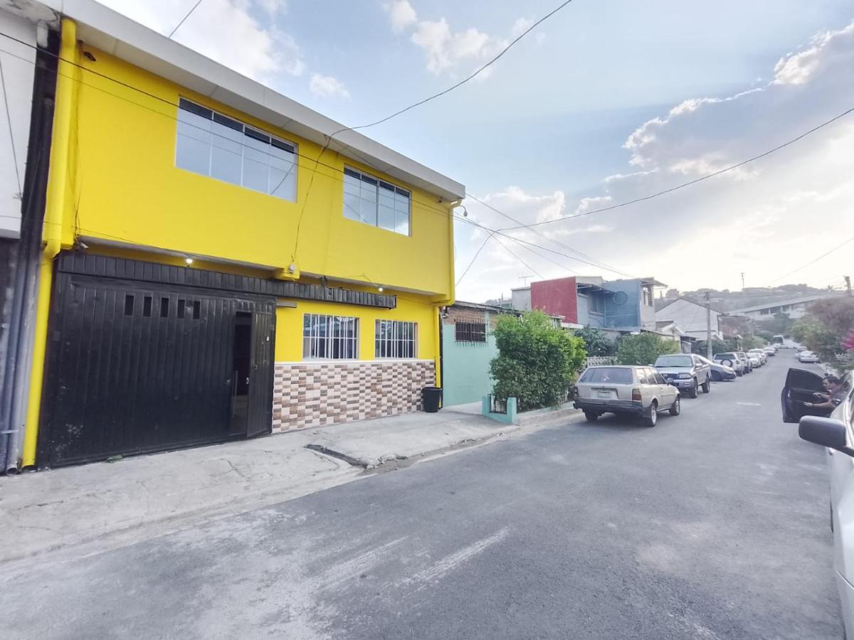 Hostal Los Heroes Antiguo Cuscatlán Екстериор снимка