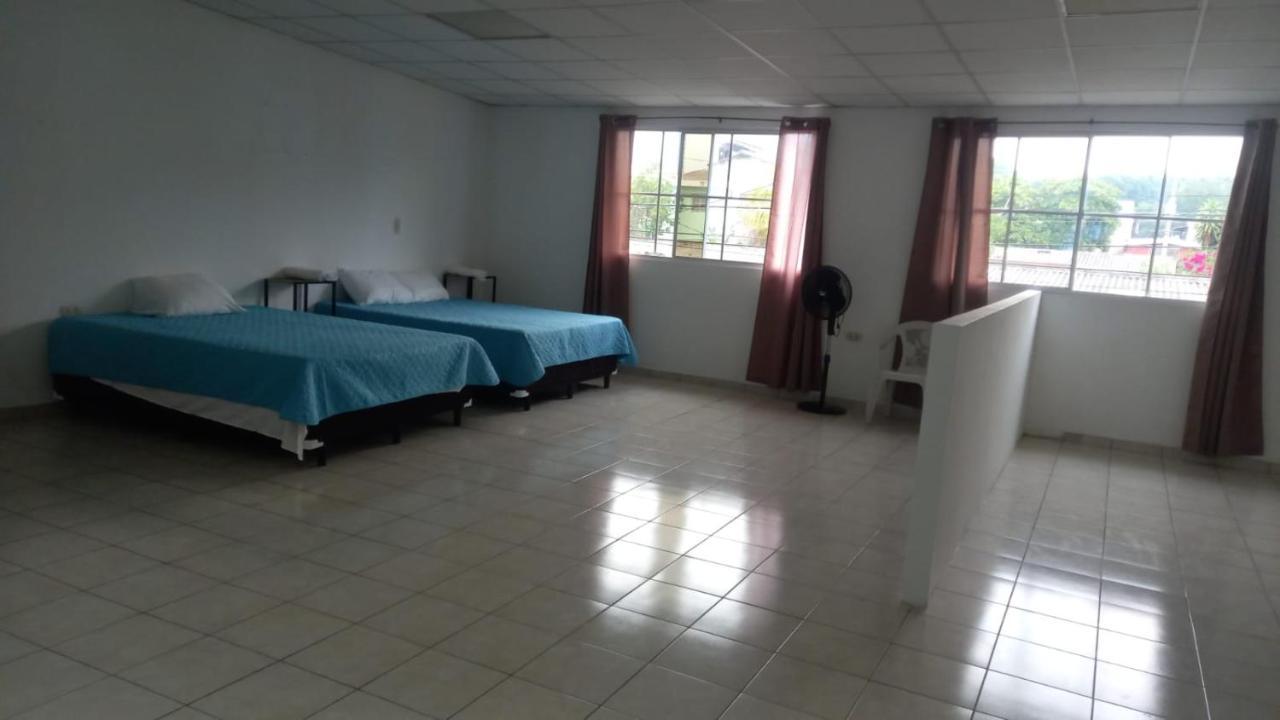 Hostal Los Heroes Antiguo Cuscatlán Екстериор снимка
